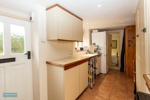 Kitchen/Breakfast Room- click for photo gallery